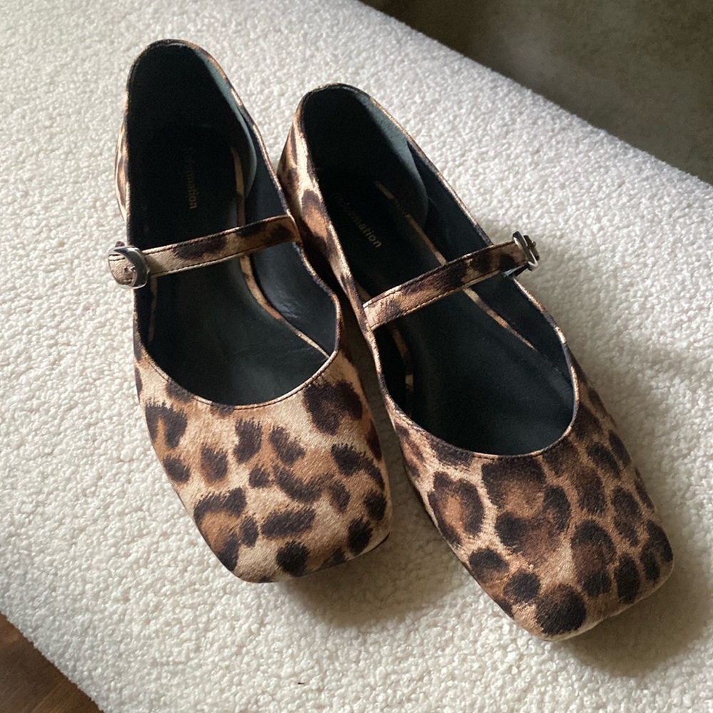 Reformation Melissa Mary Jane, color Leopard Crepe size 7-1/2
